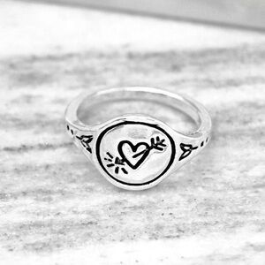 Heart Outline Signet Ring